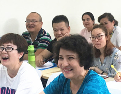 祝庆东老师为“乌鲁木齐市幼儿园园长培训班（100人）”二班讲《幼儿园教师如何做科研》 